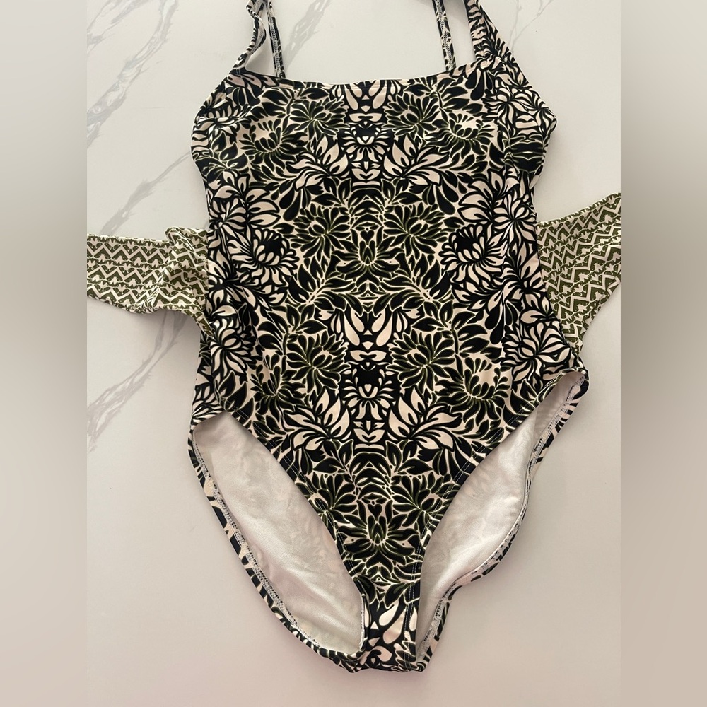 Ellen Tracy Black and Cream Patterned Swimwear Size 10